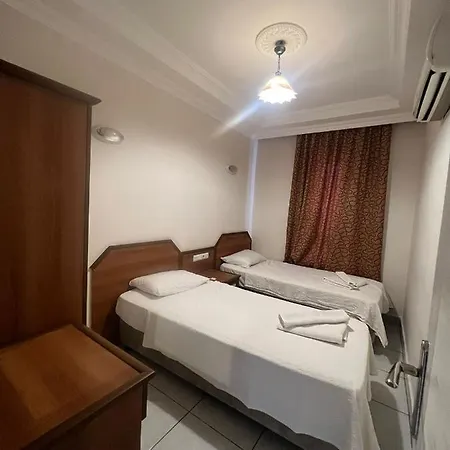 Aparthotel Safran *